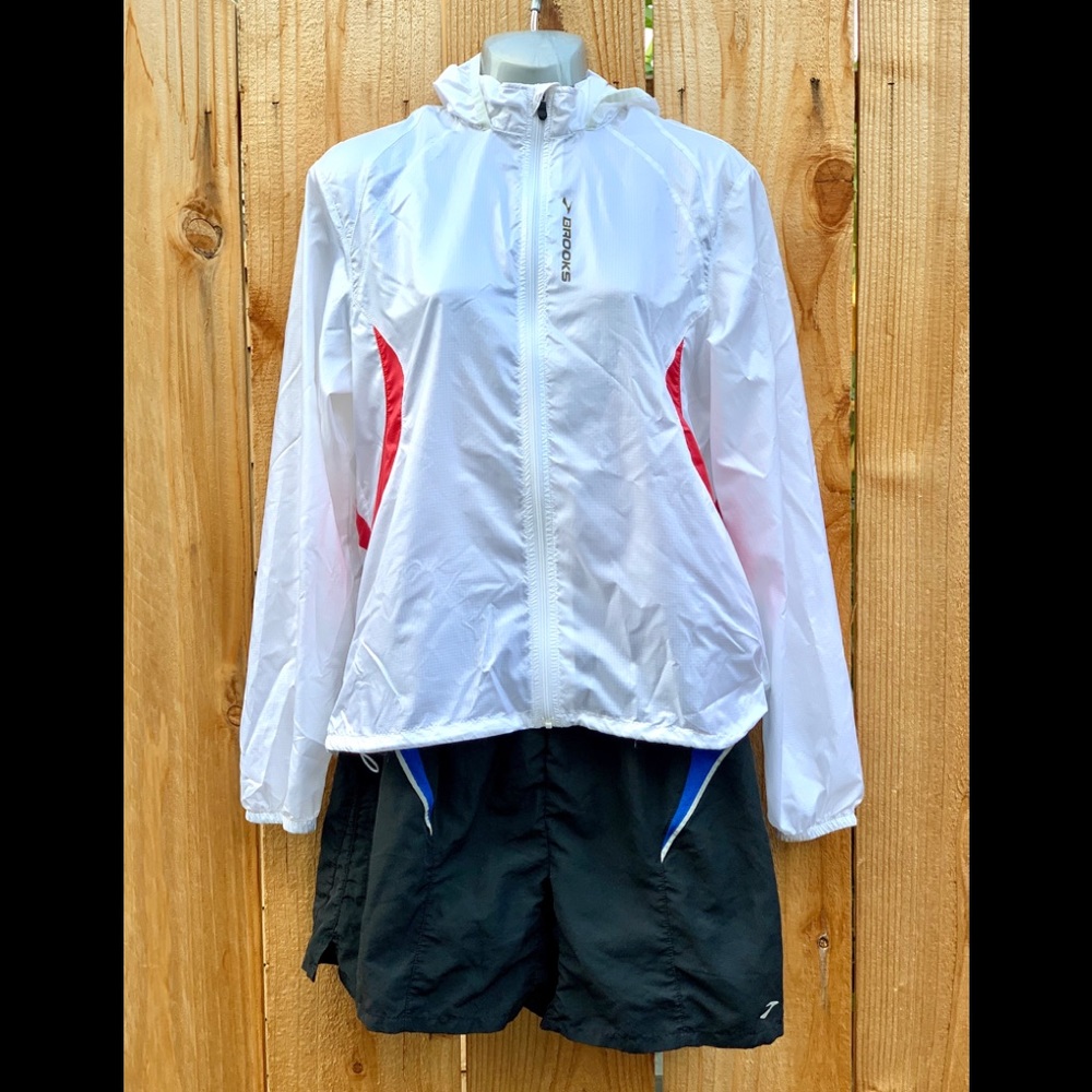 Set Brooks Women's Running Jacket w/ Shorts